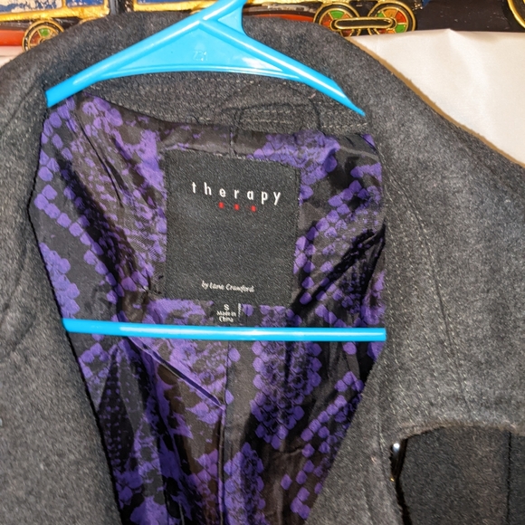 I have multiple hoodies sweaters all are for petite sp Holister American eagle - Picture 15 of 15